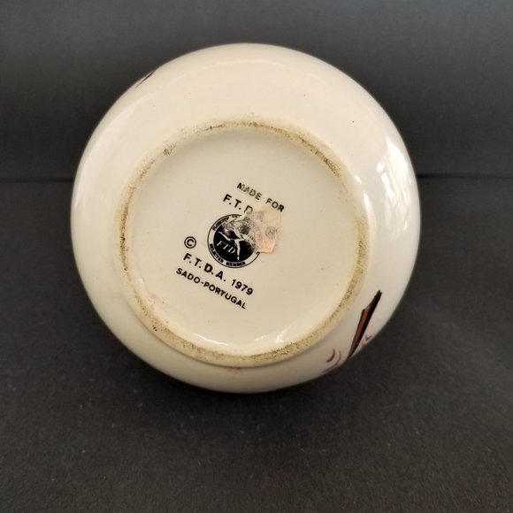 Adorable 8 1/4 Floral Vase Cream with Blue Flowers - Picture 6 of 8